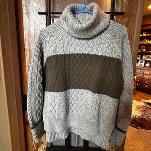 Madewell Womens, Grey & Olive sweater, great shape, worn very little